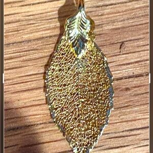 Gold Leaf Pendant Necklace